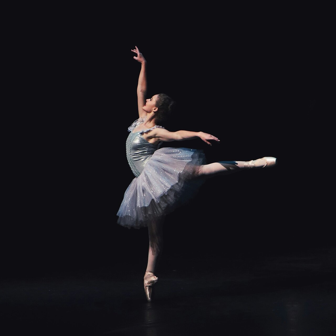 Eine Ballerina tanzt 